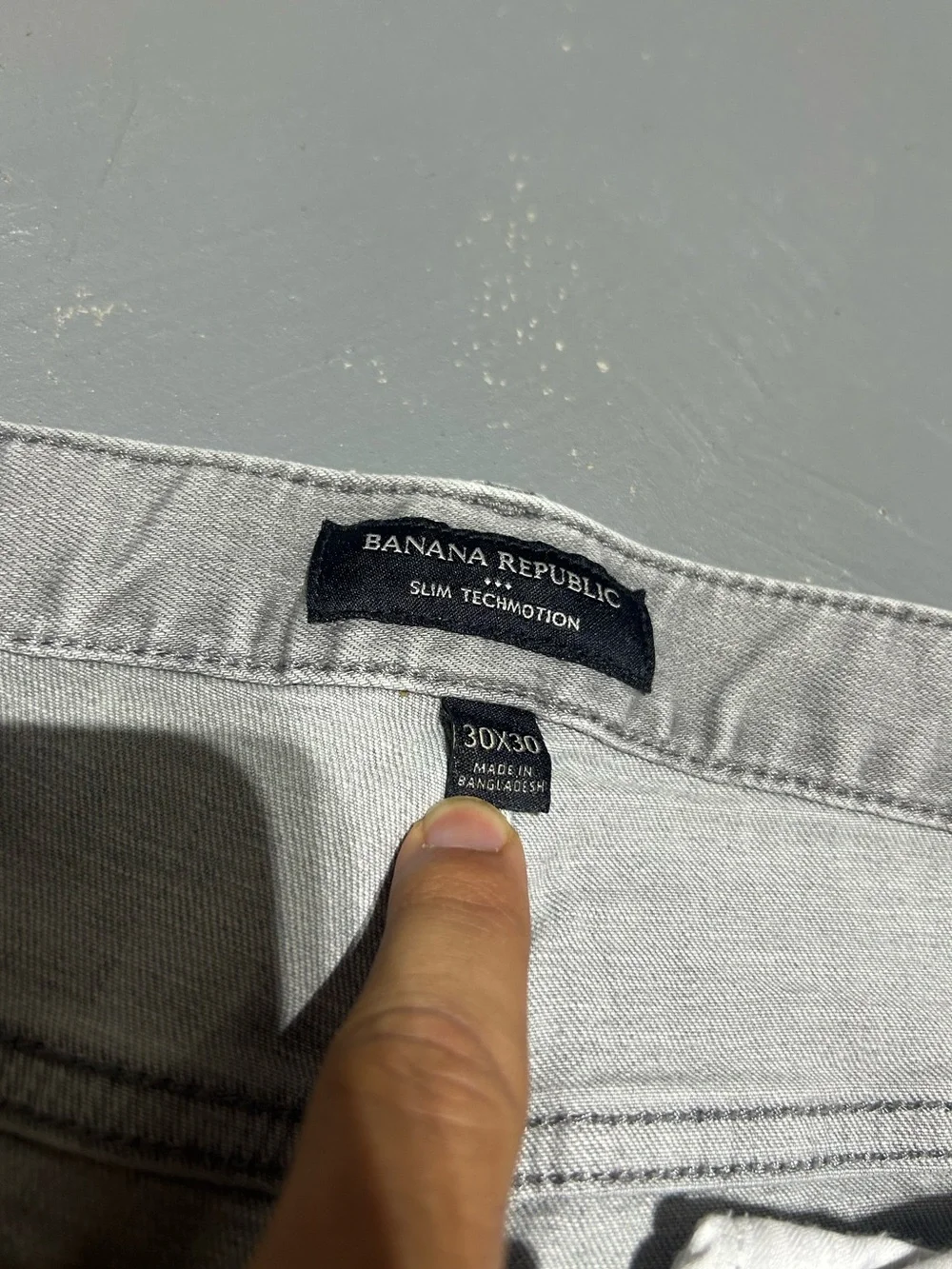 Banana Republic Slim Techmotion Gray Wash Denim Jeans (Men’s Size 30 x 30)